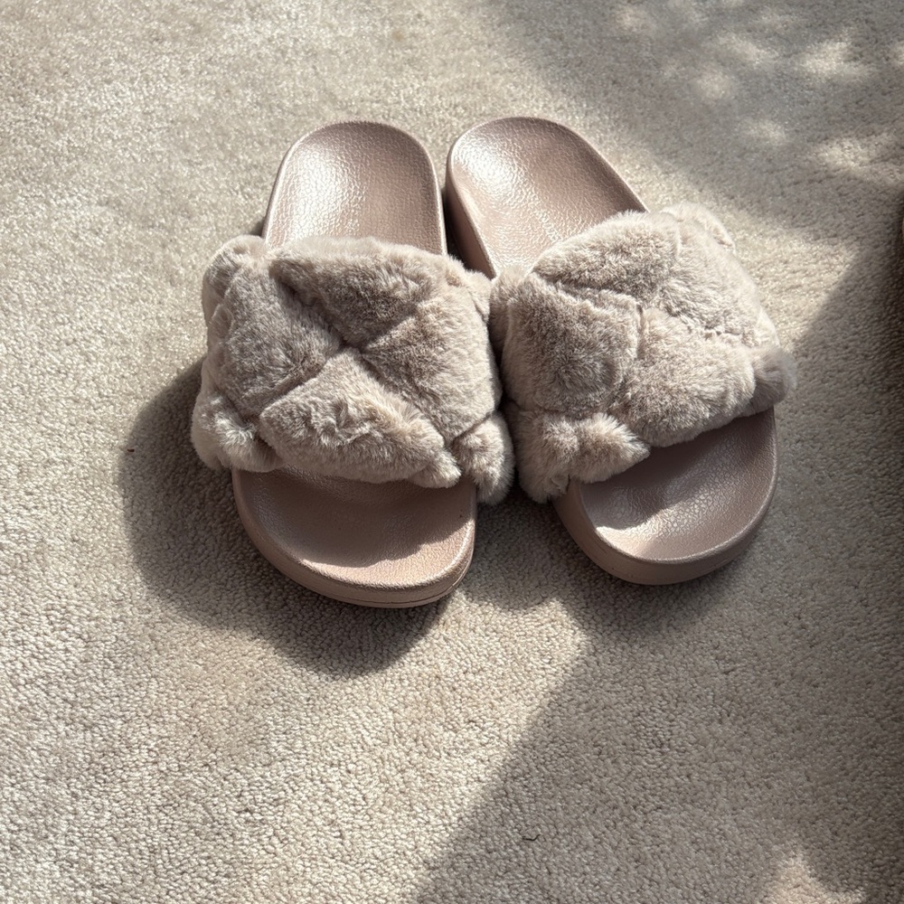 Steve Madden Plush Tan Fur Slippers